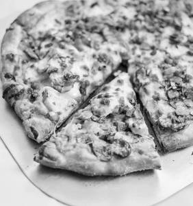 Mushroom Pizza With Chicken And Cheddar Cheese