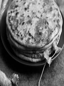 Aloo Pyaaz Paratha