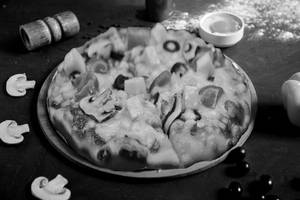 Vegetable Bouquet Pan Pizza