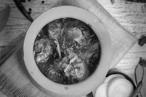 Champaran Chicken In Handi