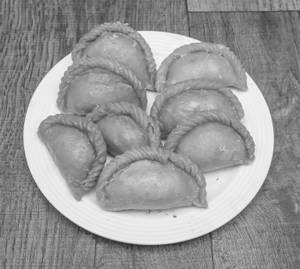 Sweetend Gujiya. (1kg)
