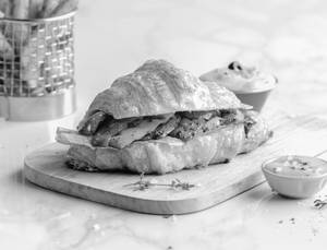 Pesto Veg Croissant Sandwich