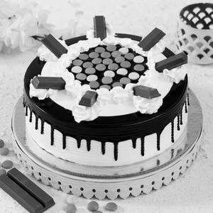 Candy Chocolate Cake (Eggless)