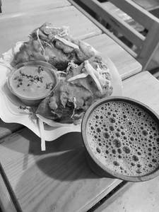 Sahu Chai + Bread Pakora