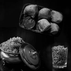 Garam Bundiya [100 Gm] + Marwari Bhujiya [50 Gm]+ 1 Samosa