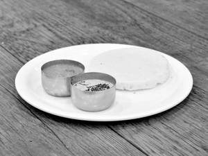 Thatte Idli (1 pcs)