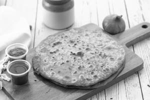 Onion Paratha [1 Pc]