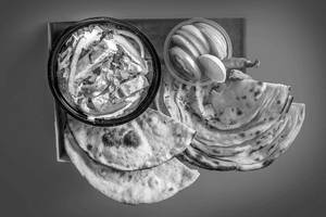 Paneer Khurchan With 1 Lachha Paratha + 1 Tandoori Roti