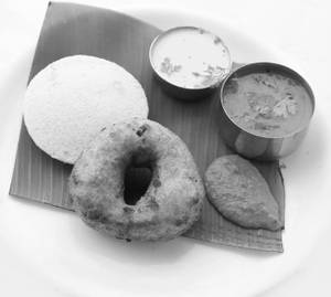 Single Idli Single Vada (2 Pcs)