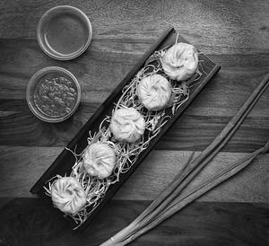 Veg Steam Momos [8 Piece]
