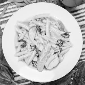 Cheesey Alfredo With Chicken Pasta