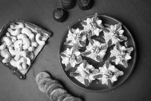 Kaju Choco Phool