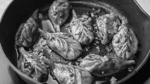 Schezwan Momos [Chicken] [10 pcs]