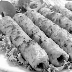 Akhroti Murgh Seekh