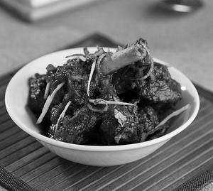 Kosha Mangsho + 1 Pcs Plain Naan