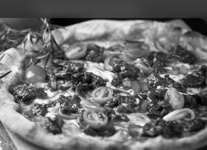 Lamb Or Chi Bolognese Pizza [ Onions, Bellpepper,Mince Meat Sauce]