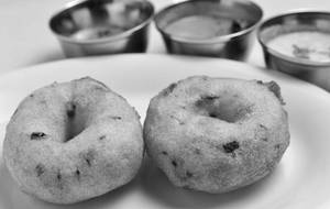 Sambar Vada [2 Pieces]