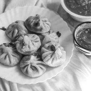 Veg Steam Momo (8 Pcs)