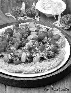 Veg Pan Fried Noodles 