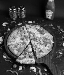 Chicken Onion Cheese Pizza