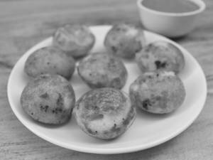 Kuzhipaniyaram (5 Pcs)