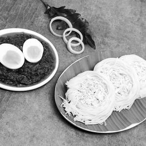 Idiyappam With Egg Roast