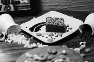 Dakia Walnut Brownie