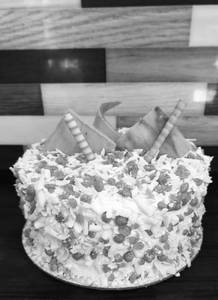 1/2 kg Milky Butterscotch Cake