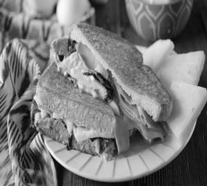 Ham & Cheese Sandwich (2 pcs)