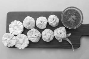 Steamed Corn Cheese Momos (6 Pcs )