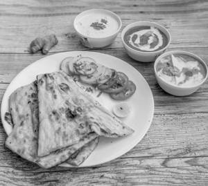 Special Apni Rasoi Naan Thali(Dal Makhani + Shahi Paneer + Mixed Veg + Raita + Salad + Papad)