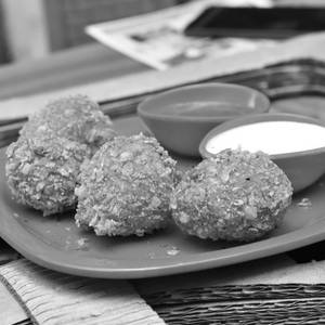 Cream N Cheese Fried Veg Momos(4 Pcs)