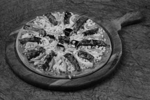 Loaded Chicken Pizza
