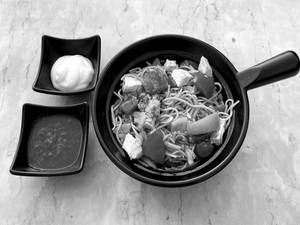 Veg Hakka Noodles