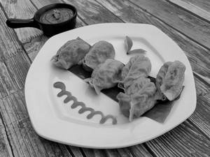 Mountain Thai Veg Momo (6 Pcs)