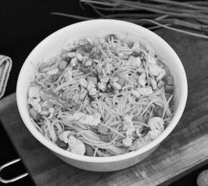Egg Hakka Noodles