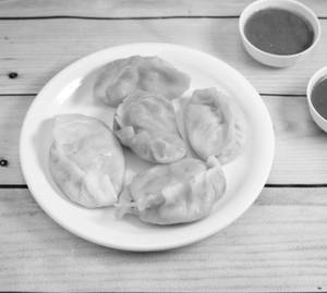 Veg cheese momo