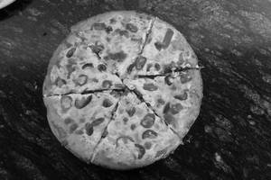 Tomato And Mushroom Pizza
