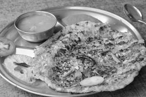 Mixed Veg Uttapam [1 pc] [chutney and sambhar.[serves 1]]