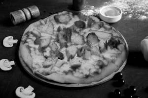 Platinum Trippel Chicken Pan Pizza