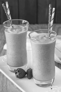 Strawberry Shake With Ice Cream