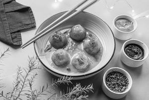 Green Curry Veg Dimsums (6 Pieces )