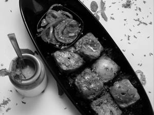 Achari Paneer Tikka [Serves 2]