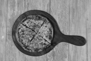 2 Regular Pizza + 1 Garlic Bread + 1 Coke 750ml