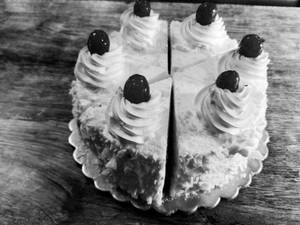 White Forest Pastry (1 Pc)