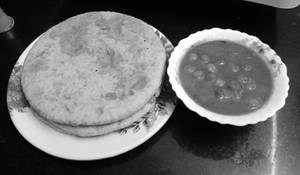 2 Aloo paratha With Chole
