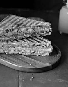 Veg Makhani Grilled Sandwich