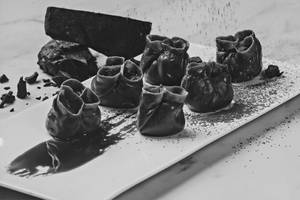 Chocolate Momos [3pcs]