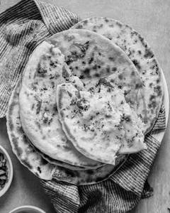 Garlic Naan (100% Restaurant Menu Price)