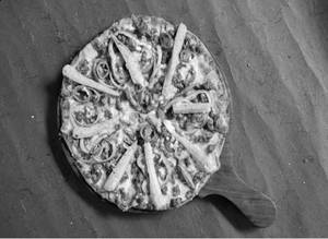 Spicy Bhuna Chicken And Sausage Pizza
